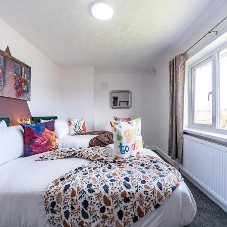 Aseda 4 Bedroom Private Parking, Game Zone -Pool Table, Garden Home Kingston upon Hull Esterno foto