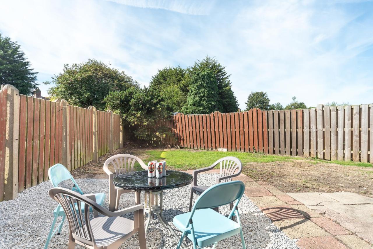 Aseda 4 Bedroom Private Parking, Game Zone -Pool Table, Garden Home Kingston upon Hull Esterno foto