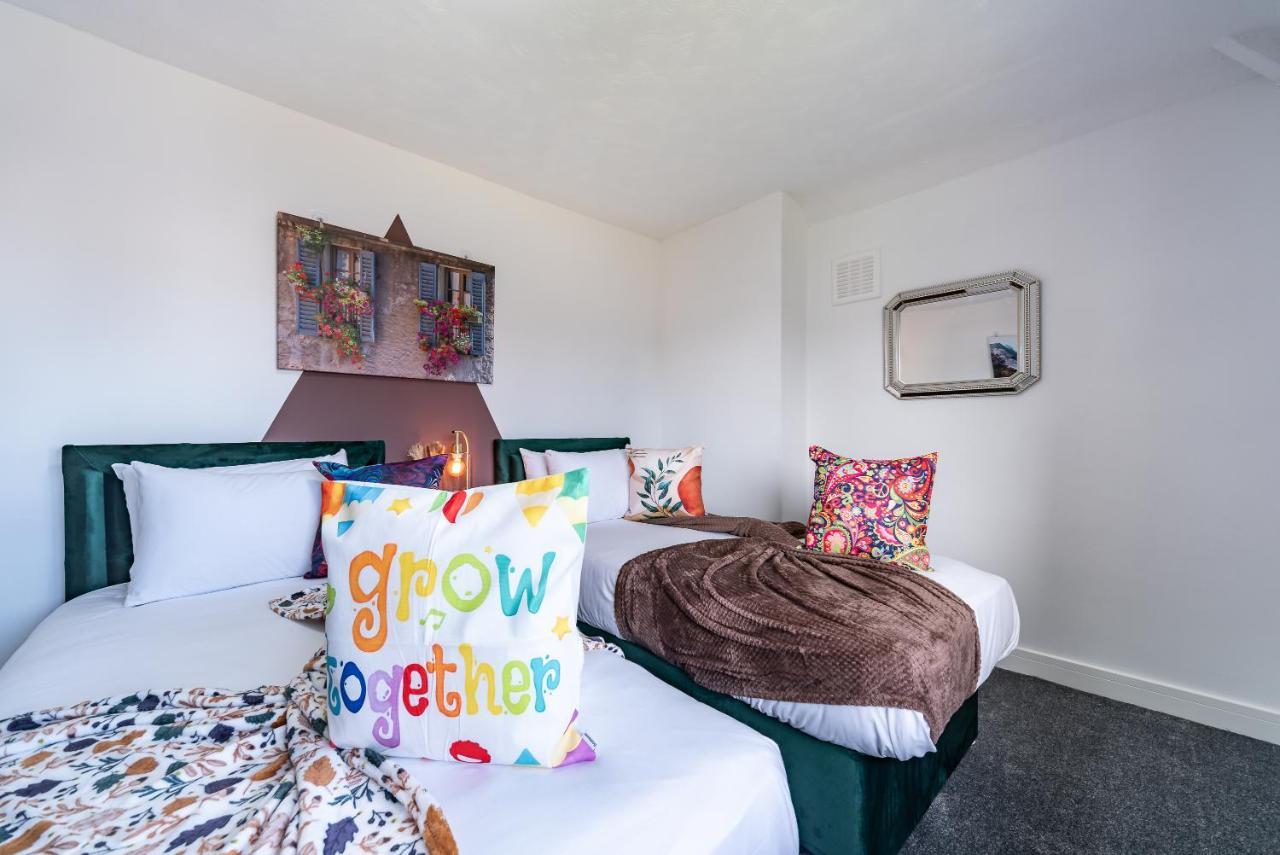 Aseda 4 Bedroom Private Parking, Game Zone -Pool Table, Garden Home Kingston upon Hull Esterno foto