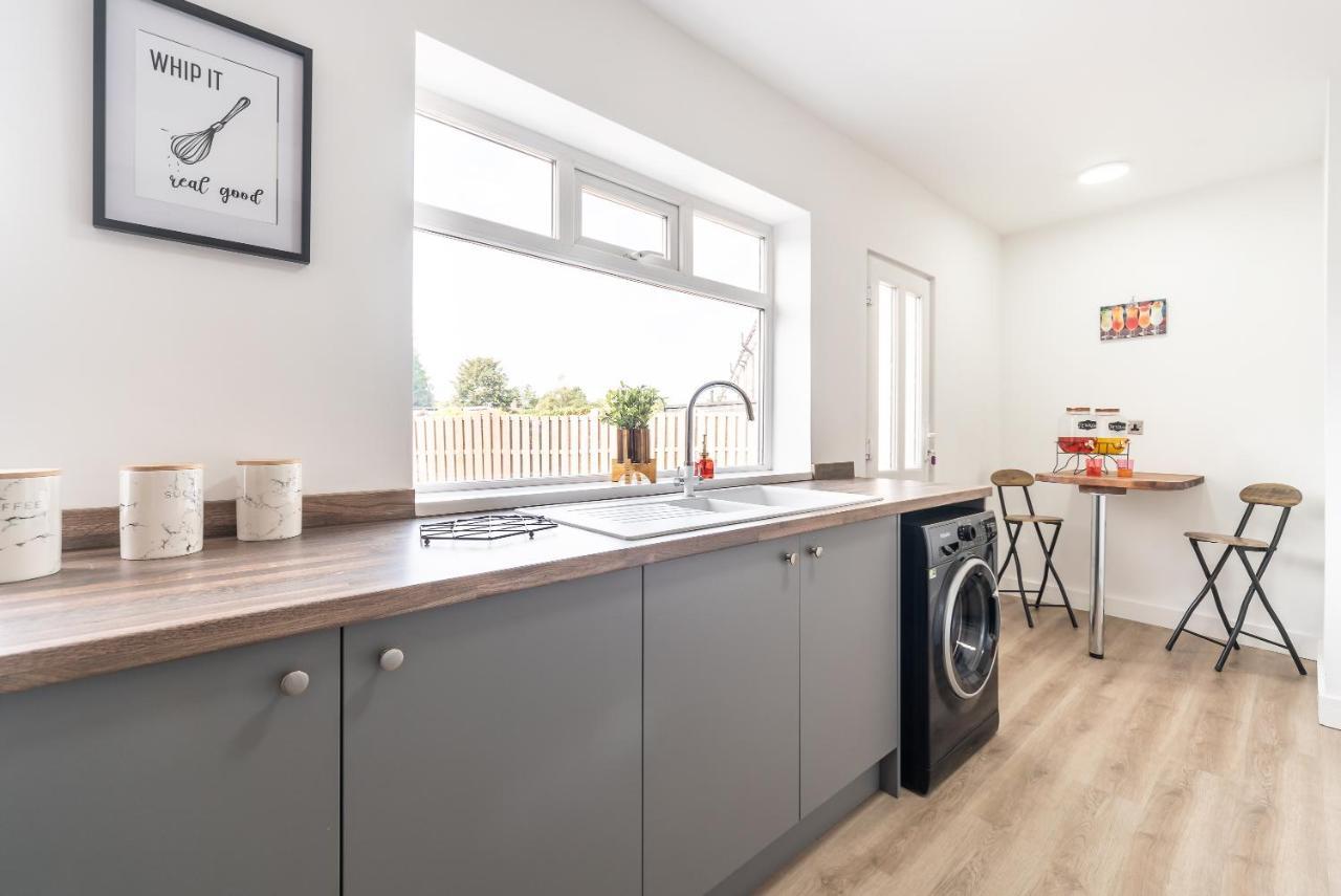 Aseda 4 Bedroom Private Parking, Game Zone -Pool Table, Garden Home Kingston upon Hull Esterno foto