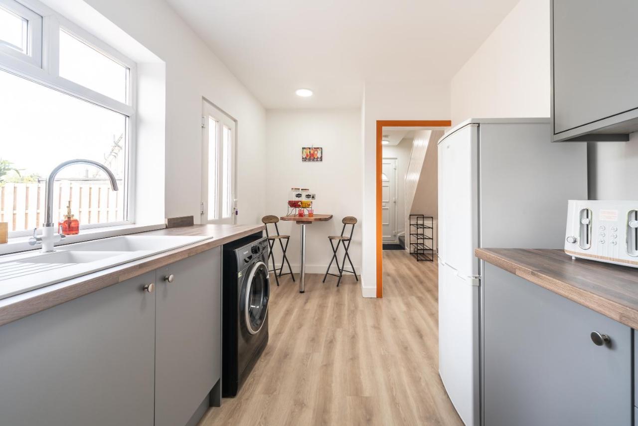 Aseda 4 Bedroom Private Parking, Game Zone -Pool Table, Garden Home Kingston upon Hull Esterno foto
