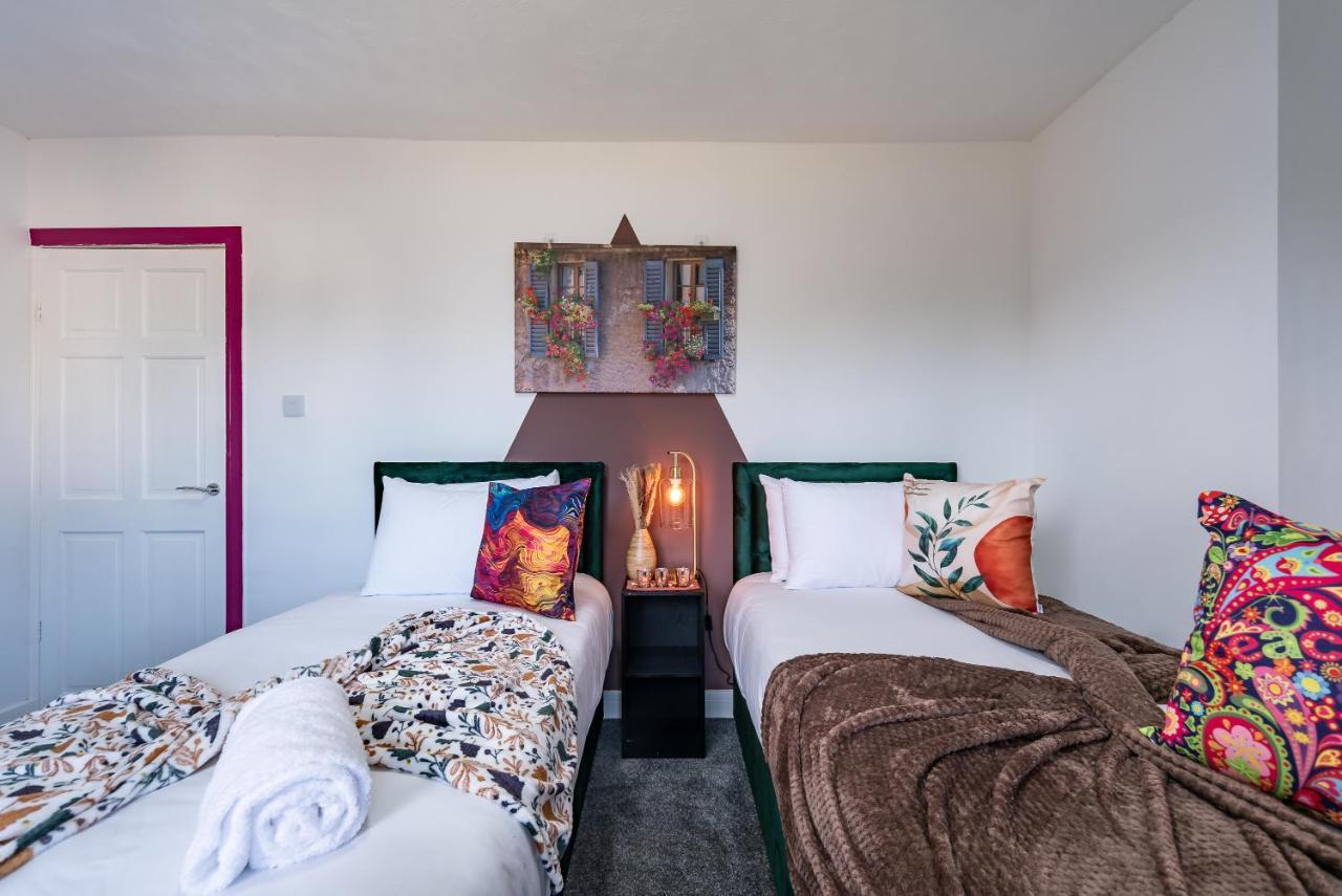 Aseda 4 Bedroom Private Parking, Game Zone -Pool Table, Garden Home Kingston upon Hull Esterno foto