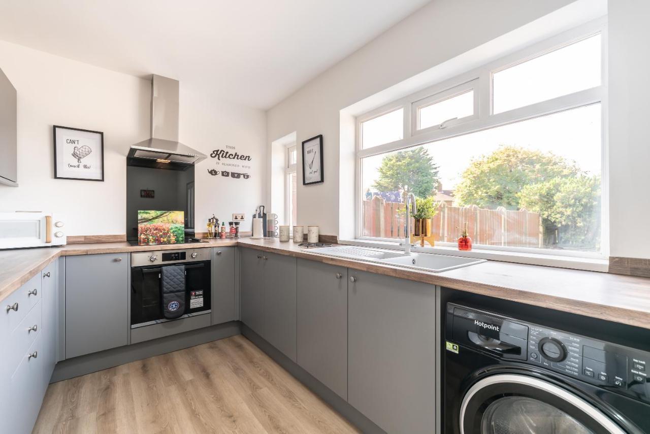 Aseda 4 Bedroom Private Parking, Game Zone -Pool Table, Garden Home Kingston upon Hull Esterno foto